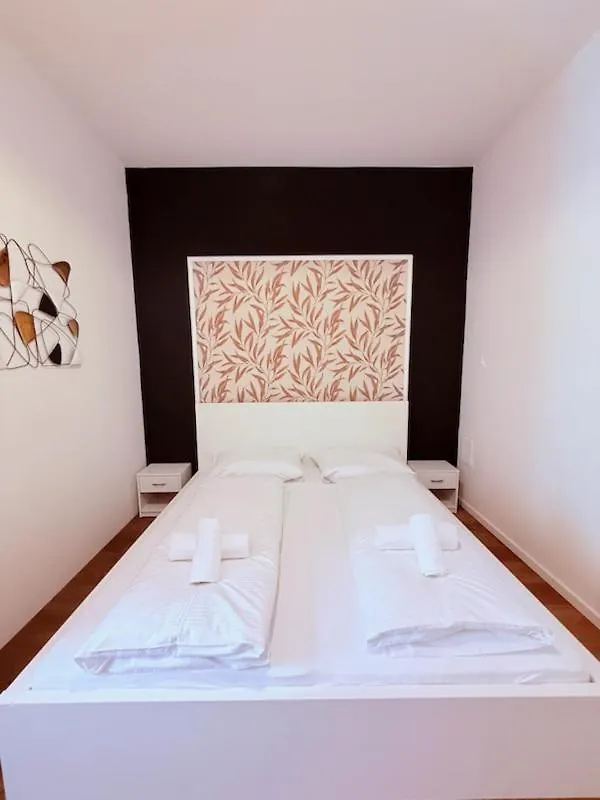 Apartments Maximilian Vienna 0*,  Austria